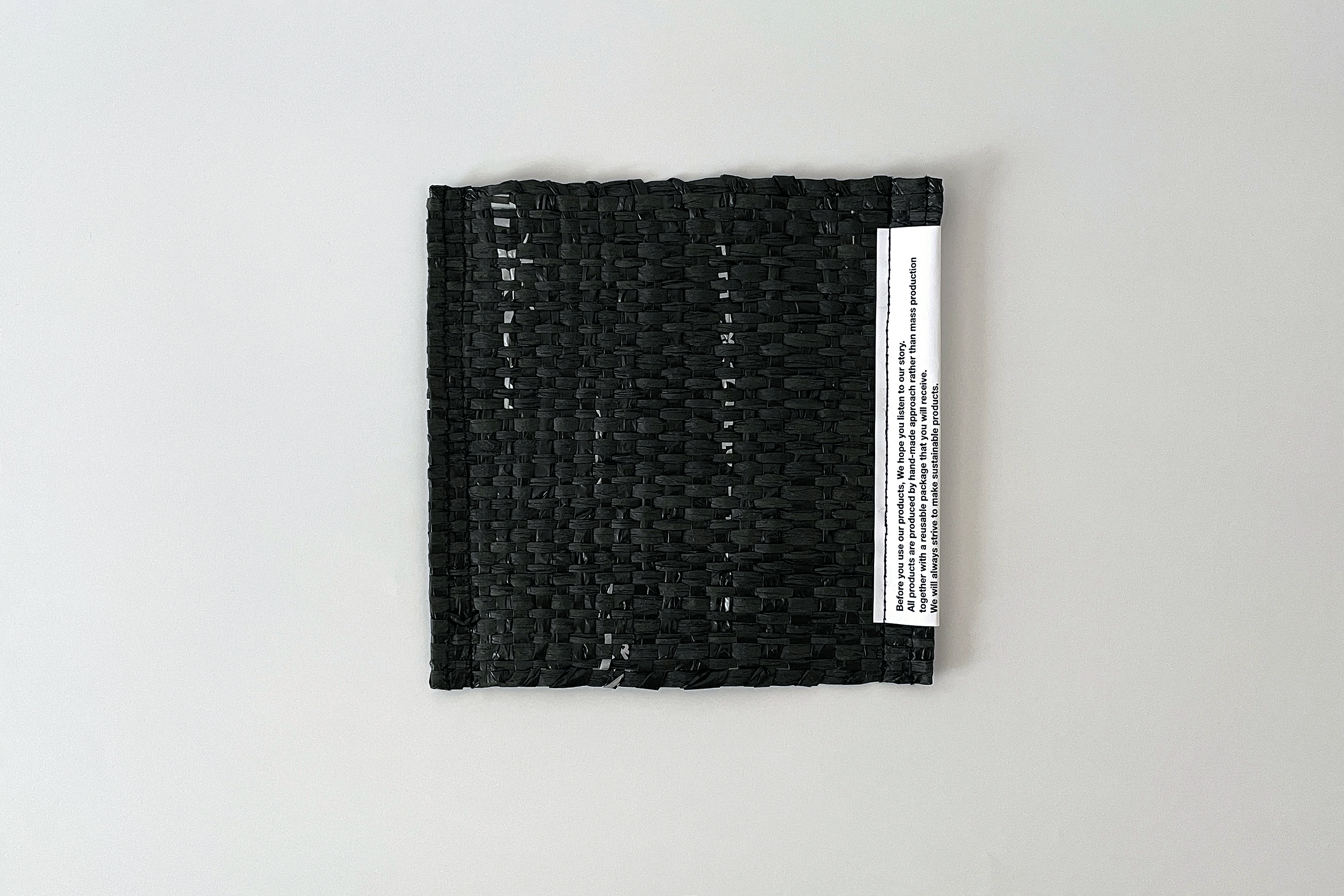 Sustainable woven coaster - Black