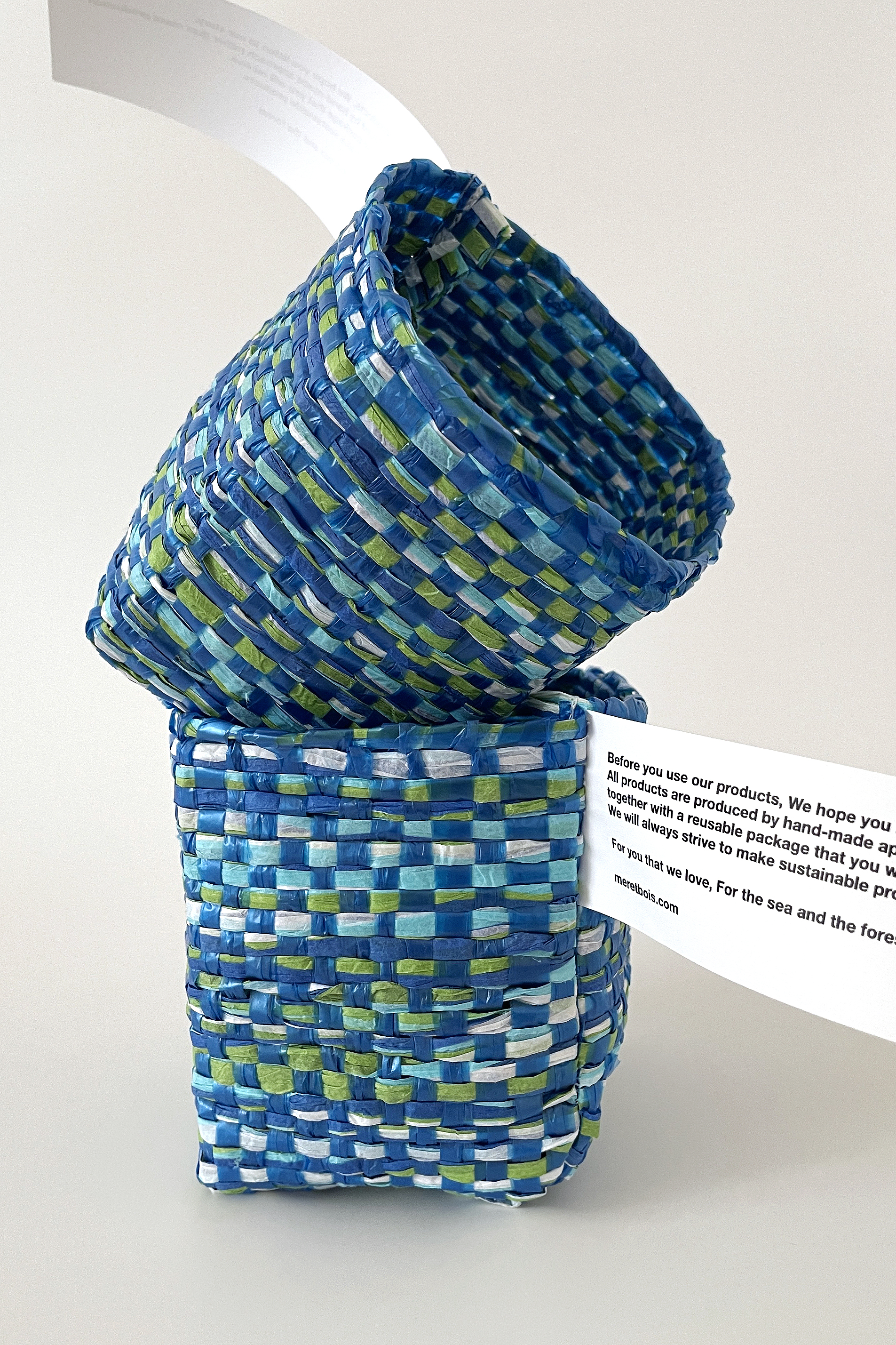 Sustainable woven basket 006